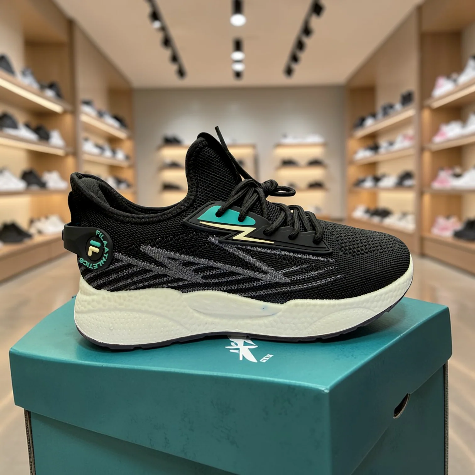 Fila Black Men's  Sneakers –বাইক,রানিং,জিম,ট্যুর ,ট্রাবেল,জগিং,অফিস,ক্যাজুয়াল,ক্যাম্পাস - Image 4